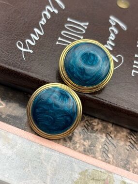 Vintage Blue Swirl Cabochon Earrings Gold Tone Retro Statement